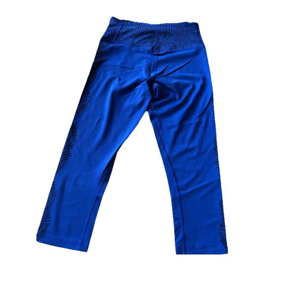 Nike Royal Blue Tribal Yoga Leggings Capris Legendary Print Dri Fit Training XS - Picture 3 of 12